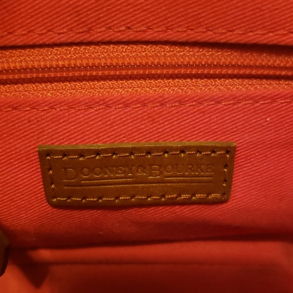 Vintage Dooney and Bourke small purse - Picture 6 of 6